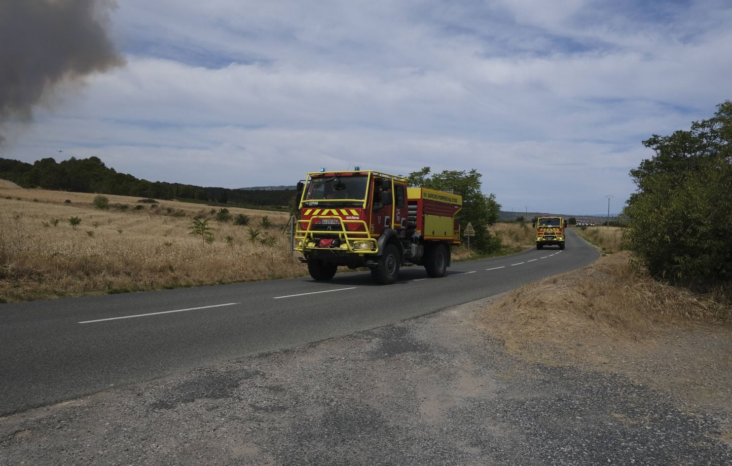 Un gran incendio en curso al norte de Narbona, ya 700 hectáreas consumidas por el humo Un gran incendio en curso al norte de Narbona, ya 700 hectáreas consumidas por el humo